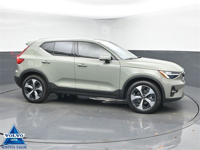 Used 2023 Volvo XC40 B5 Plus w/ Protection Package Premier image 1
