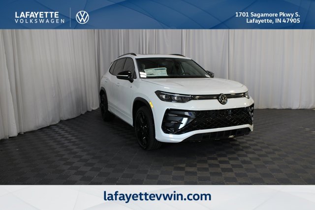 New 2025 Volkswagen Tiguan SE R-Line image 1