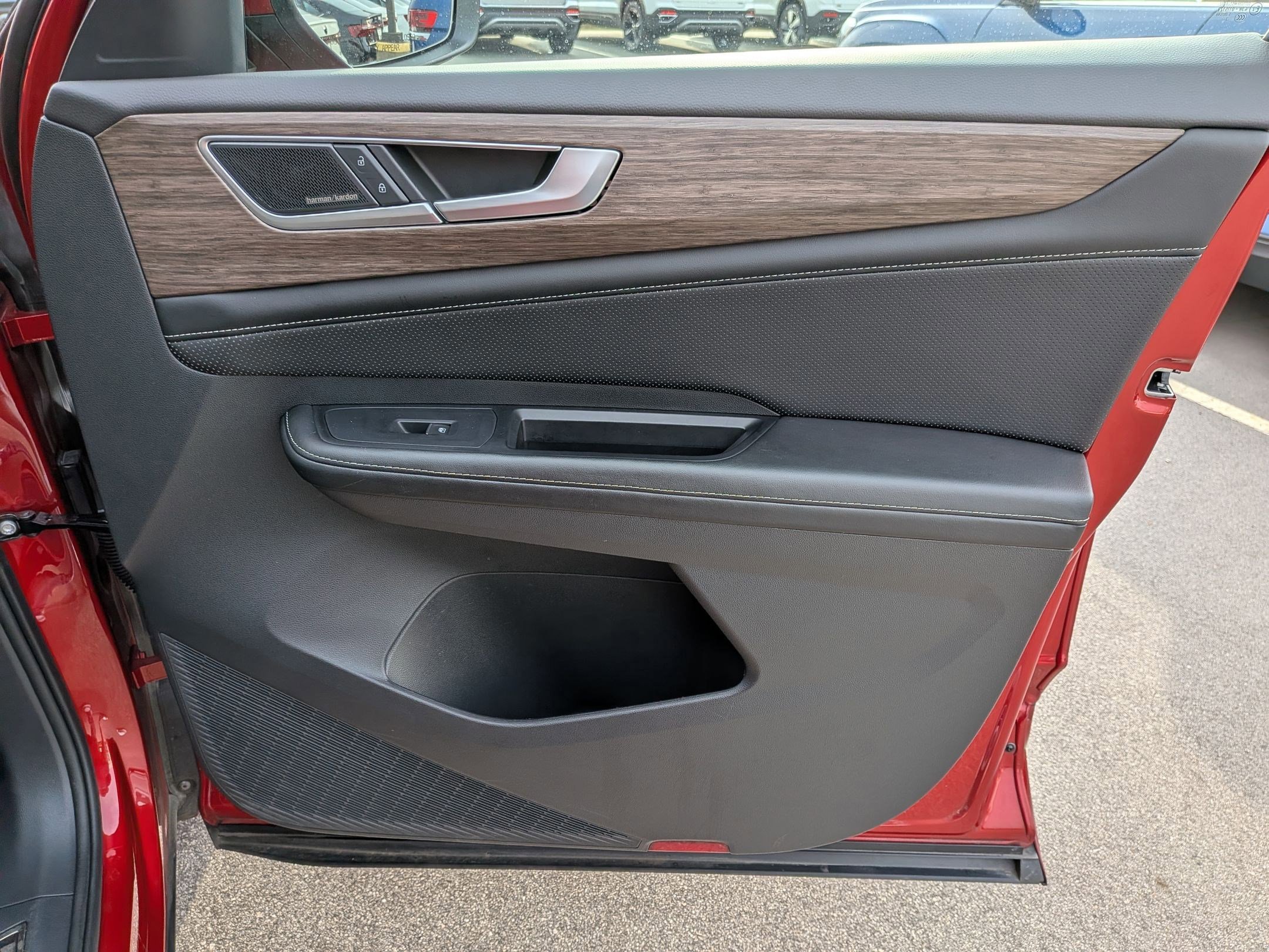 Used 2024 Volkswagen Atlas SEL Premium R-Line image 37