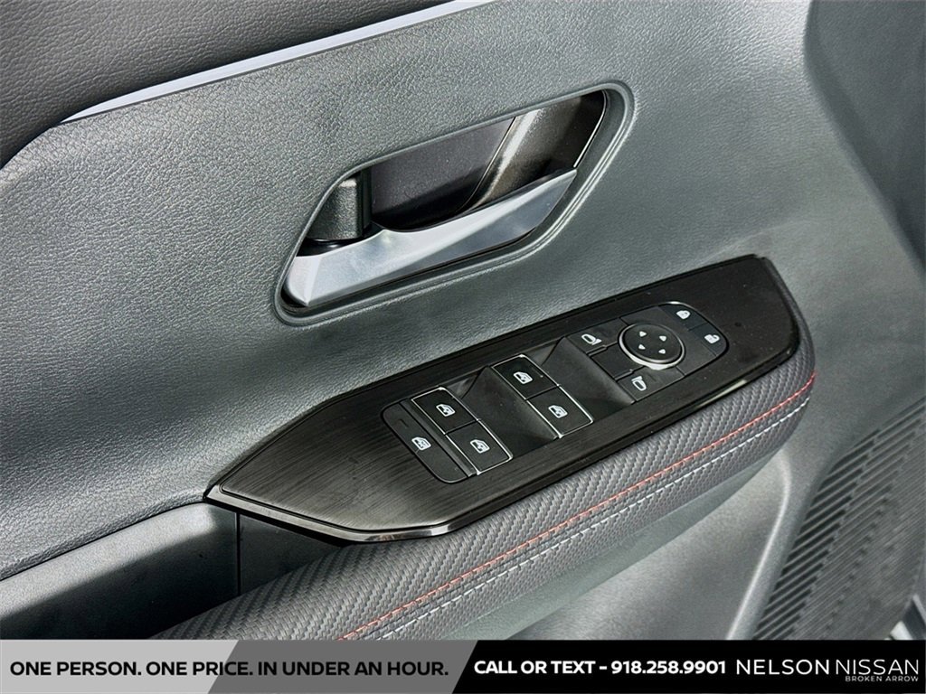 New 2025 Nissan Kicks SR w/ SR Premium Package image 17