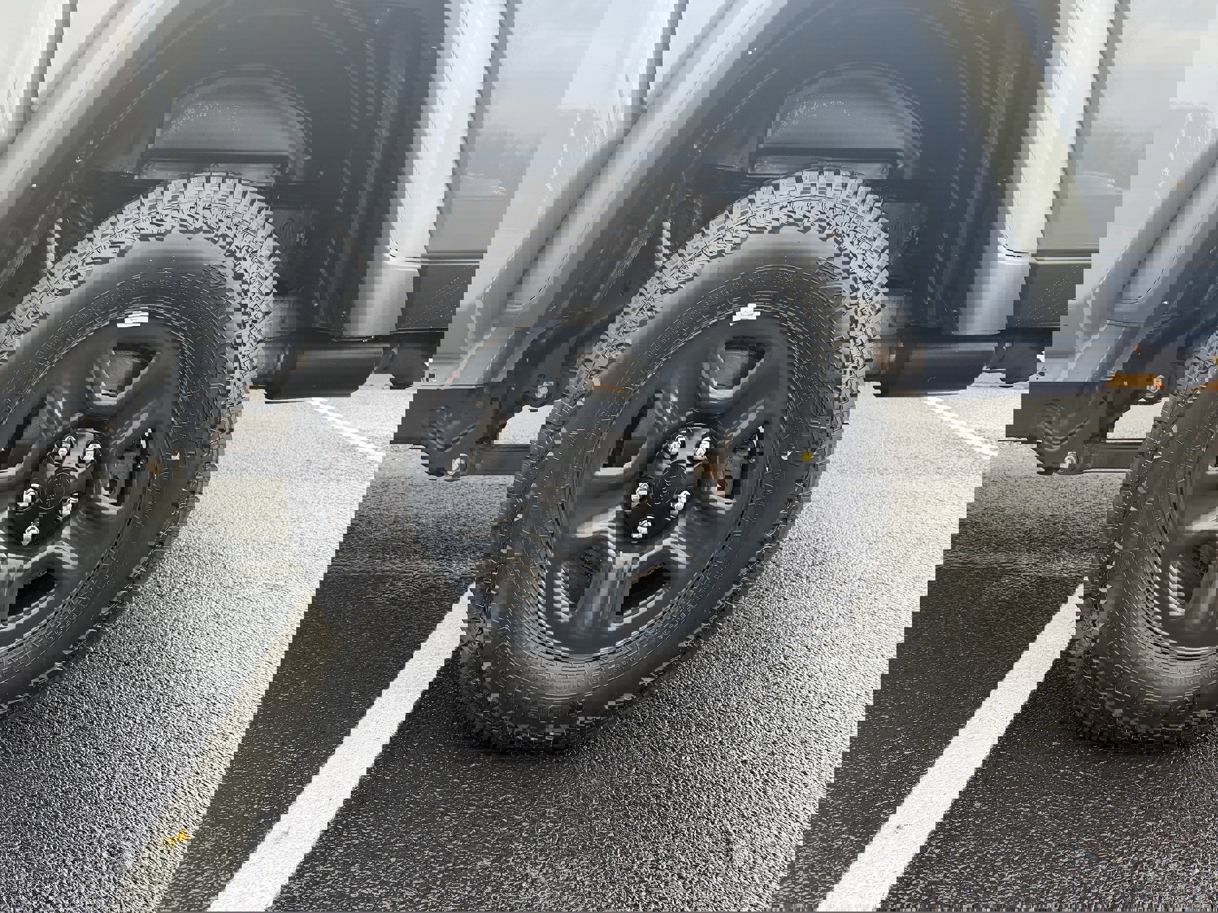 Used 2021 Jeep Gladiator Sport image 9