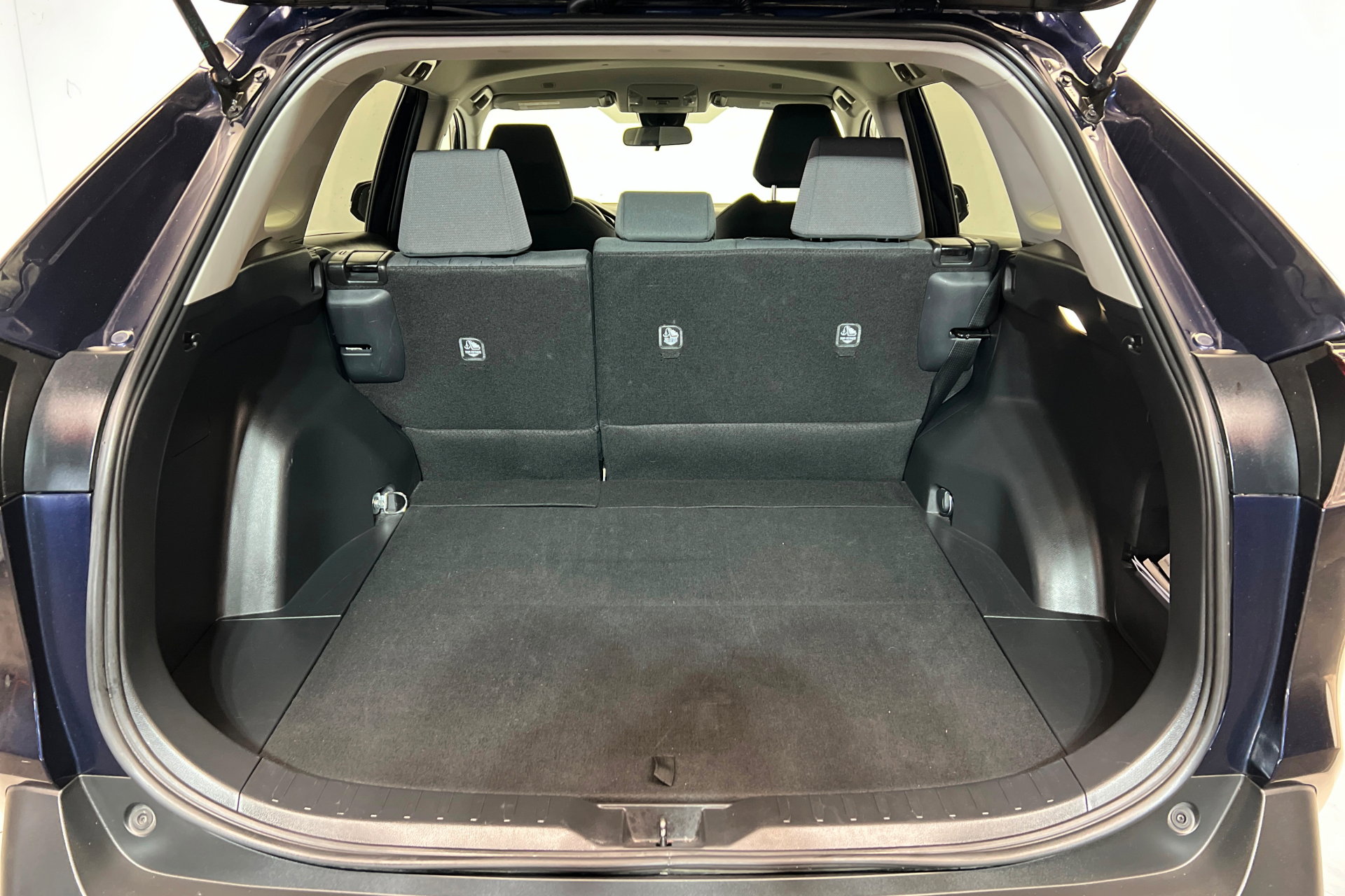 Used 2025 Toyota RAV4 XLE AWD/4WD image 22