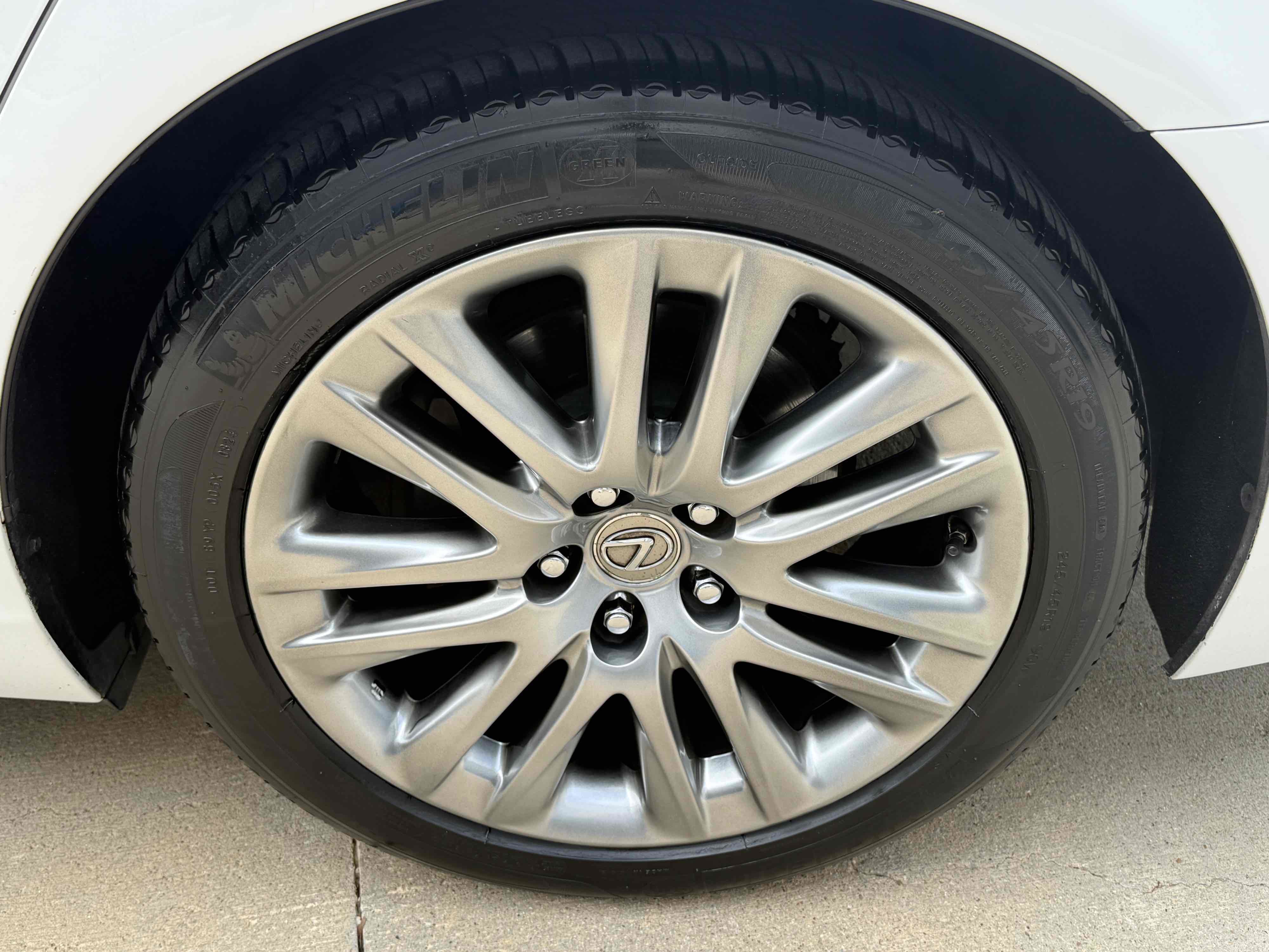 Used 2013 Lexus LS 460 L w/ All-Weather Pkg image 9