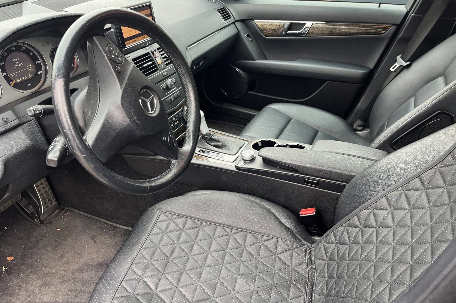 Used 2008 Mercedes-Benz C 350 Sport image 3