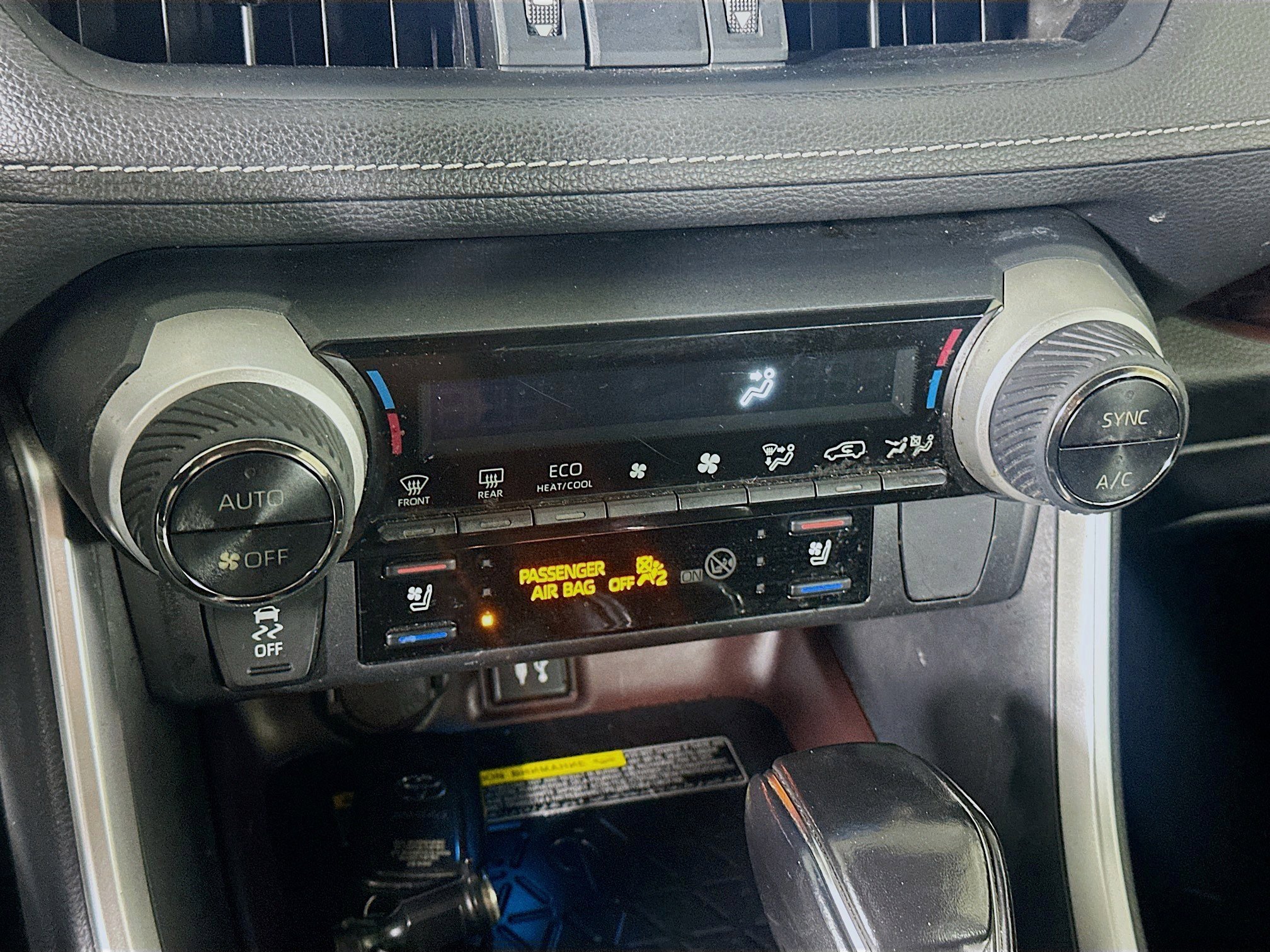 Used 2019 Toyota RAV4 Limited w/ Advanced Technology Package FWD image 24