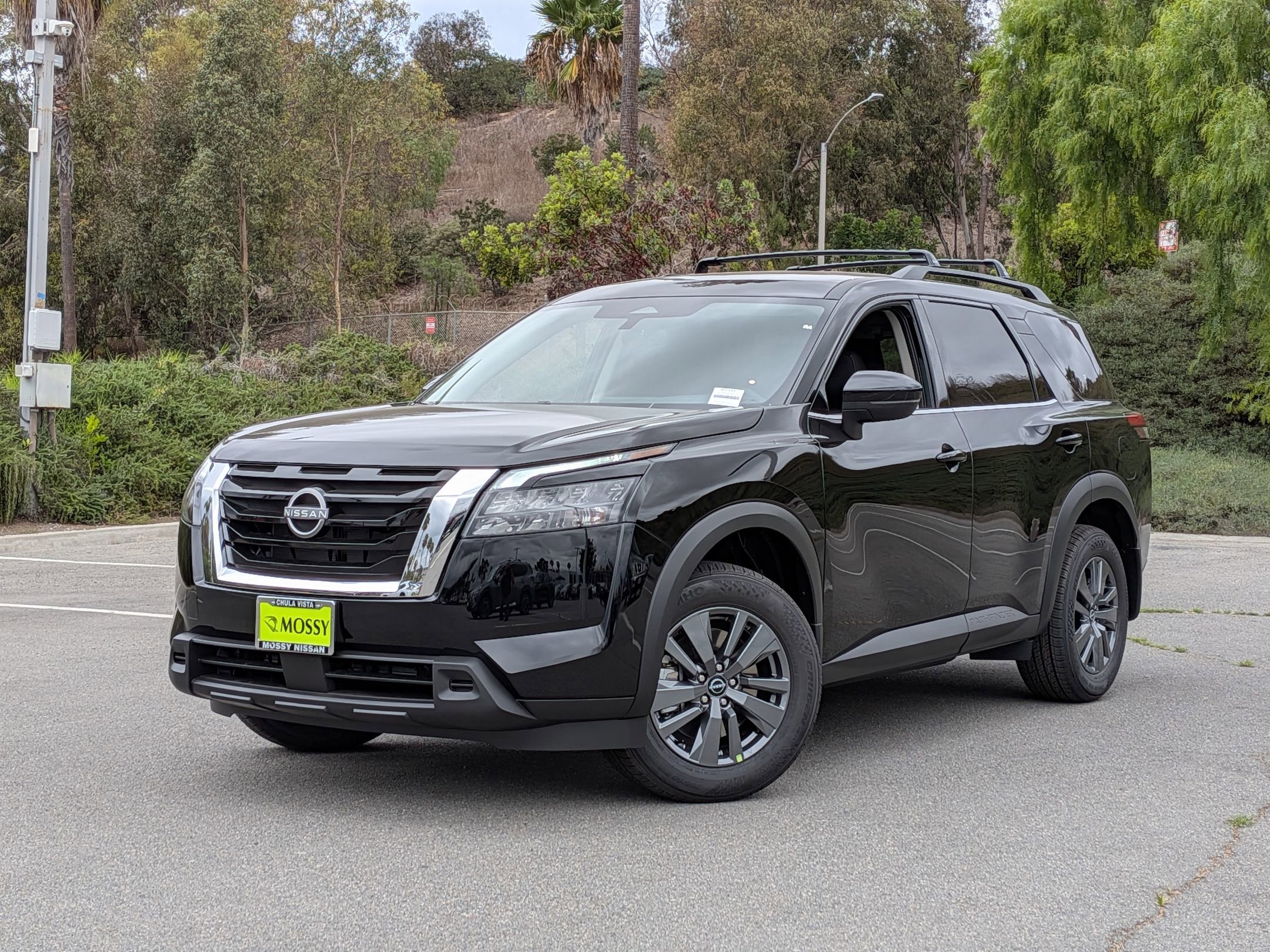 New 2025 Nissan Pathfinder SV