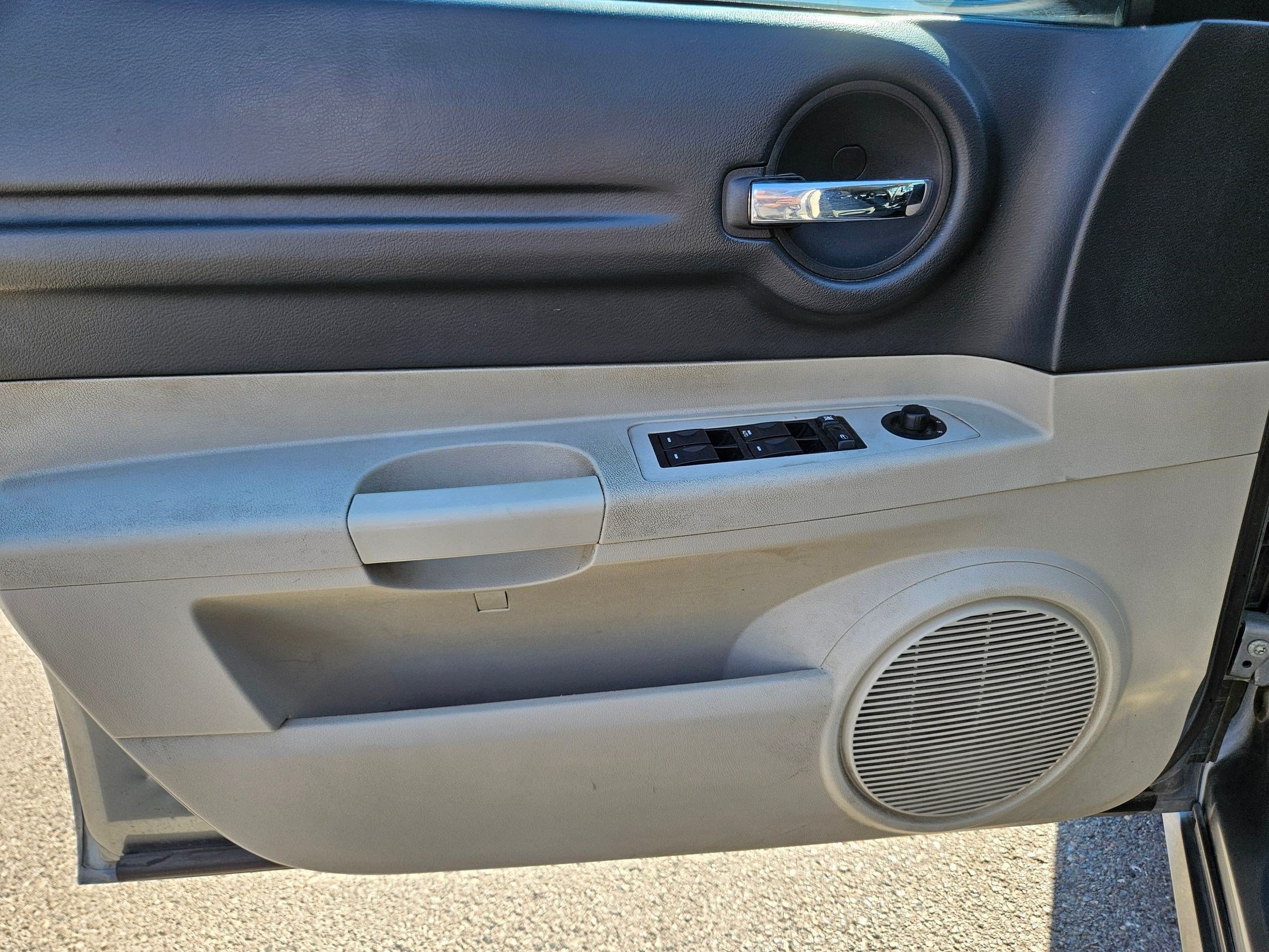 Used 2006 Dodge Magnum SXT RWD image 12