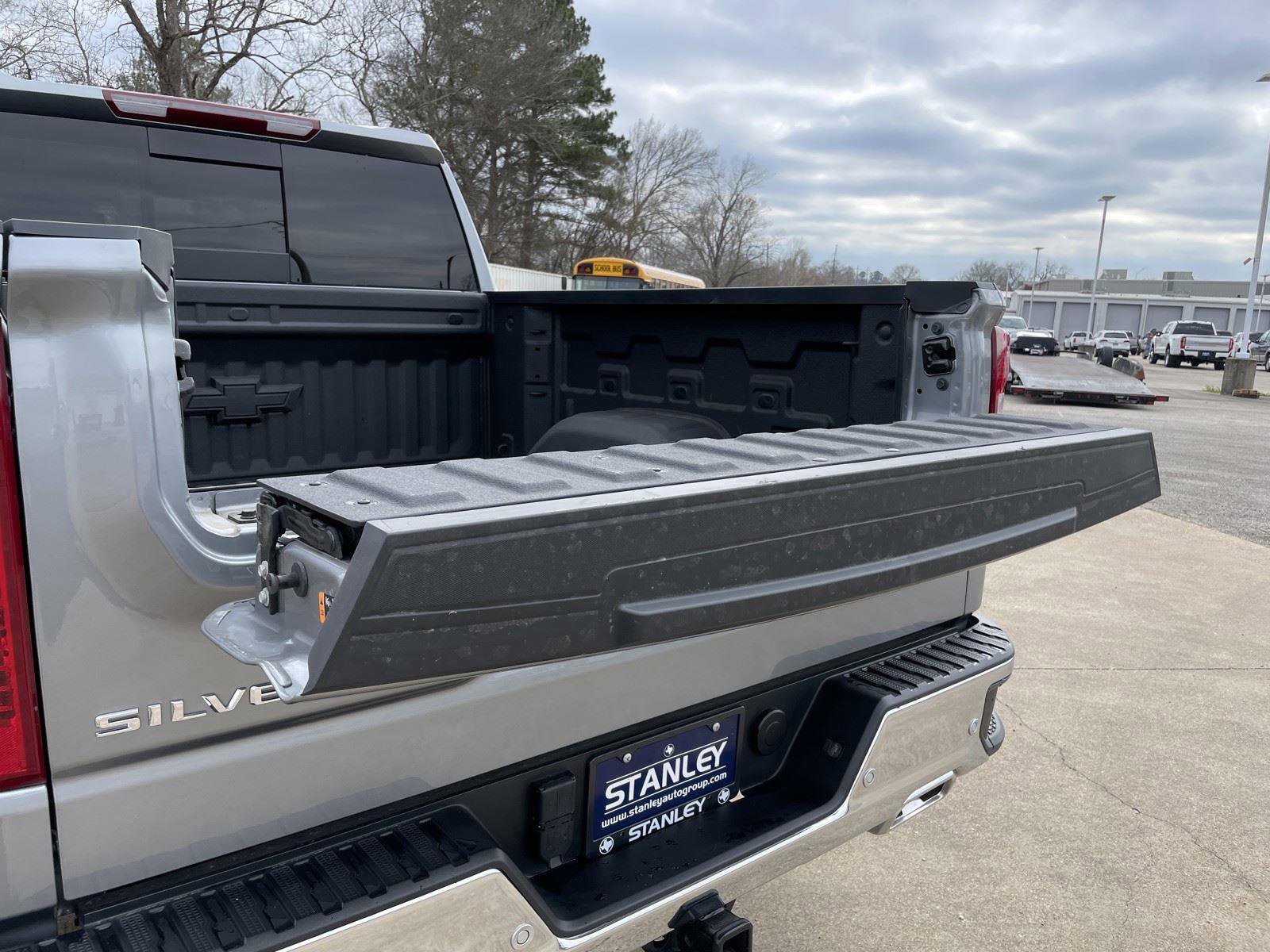 Used 2025 Chevrolet Silverado 1500 LT image 46