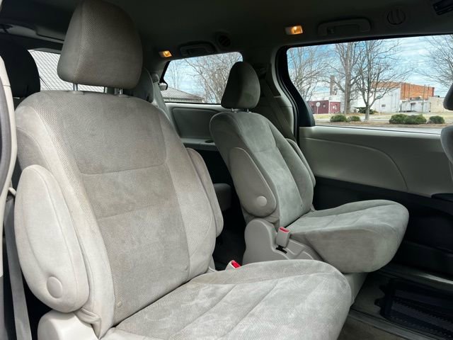 Used 2017 Toyota Sienna L FWD image 20