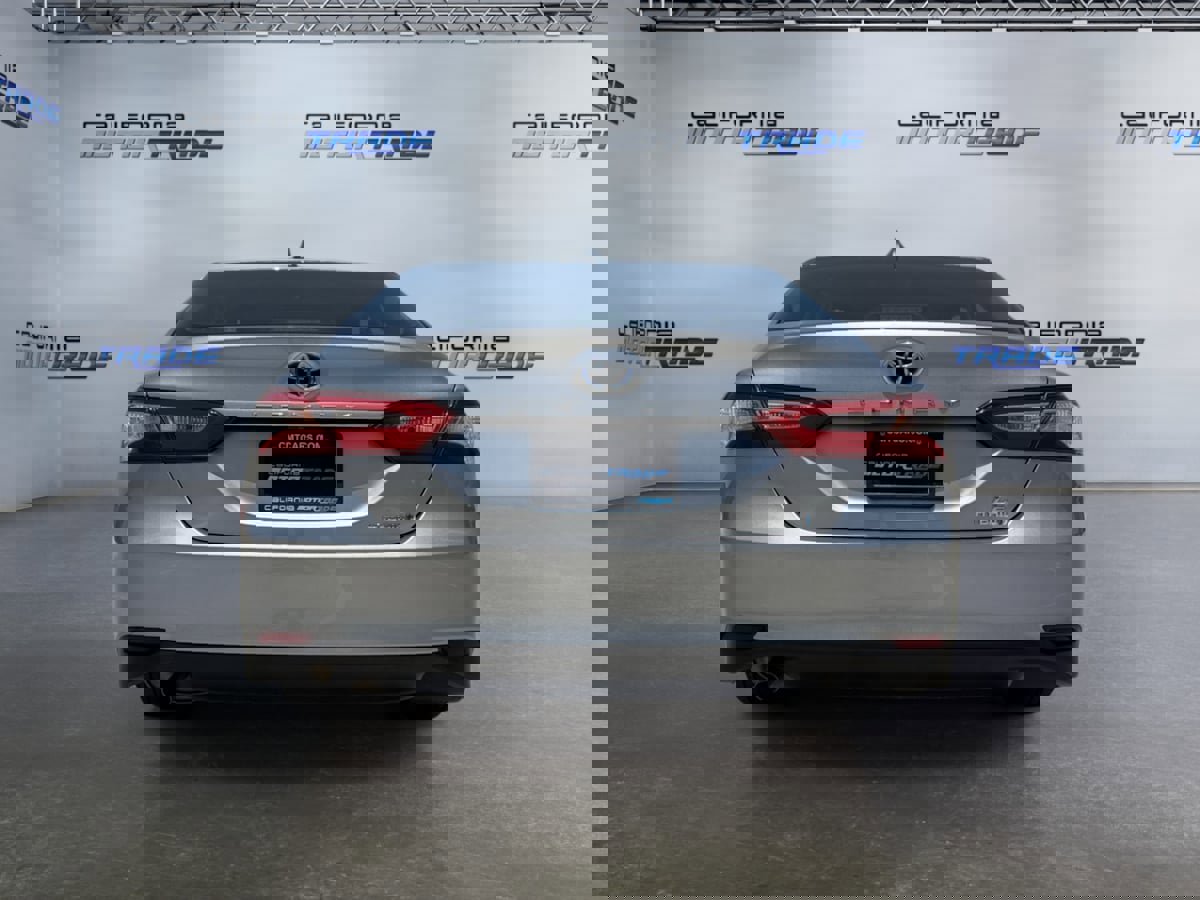 Used 2020 Toyota Camry LE image 6