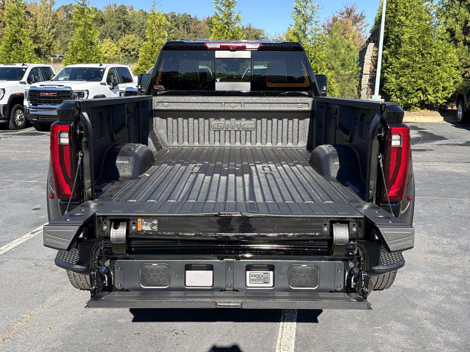 New 2026 GMC Sierra 3500 Denali Ultimate AWD/4WD image 15