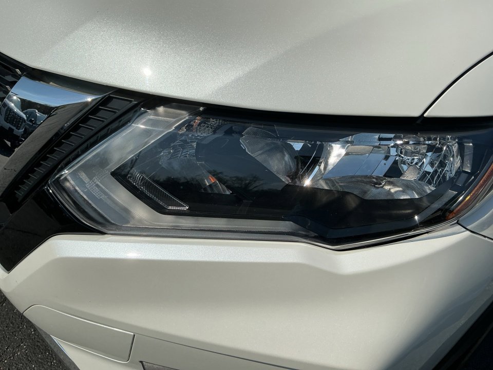 Used 2018 Nissan Rogue SV image 30