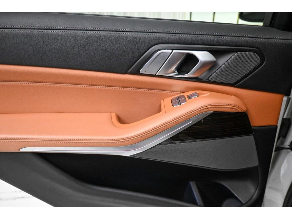 Used 2020 BMW X7 xDrive40i w/ Premium Package image 27