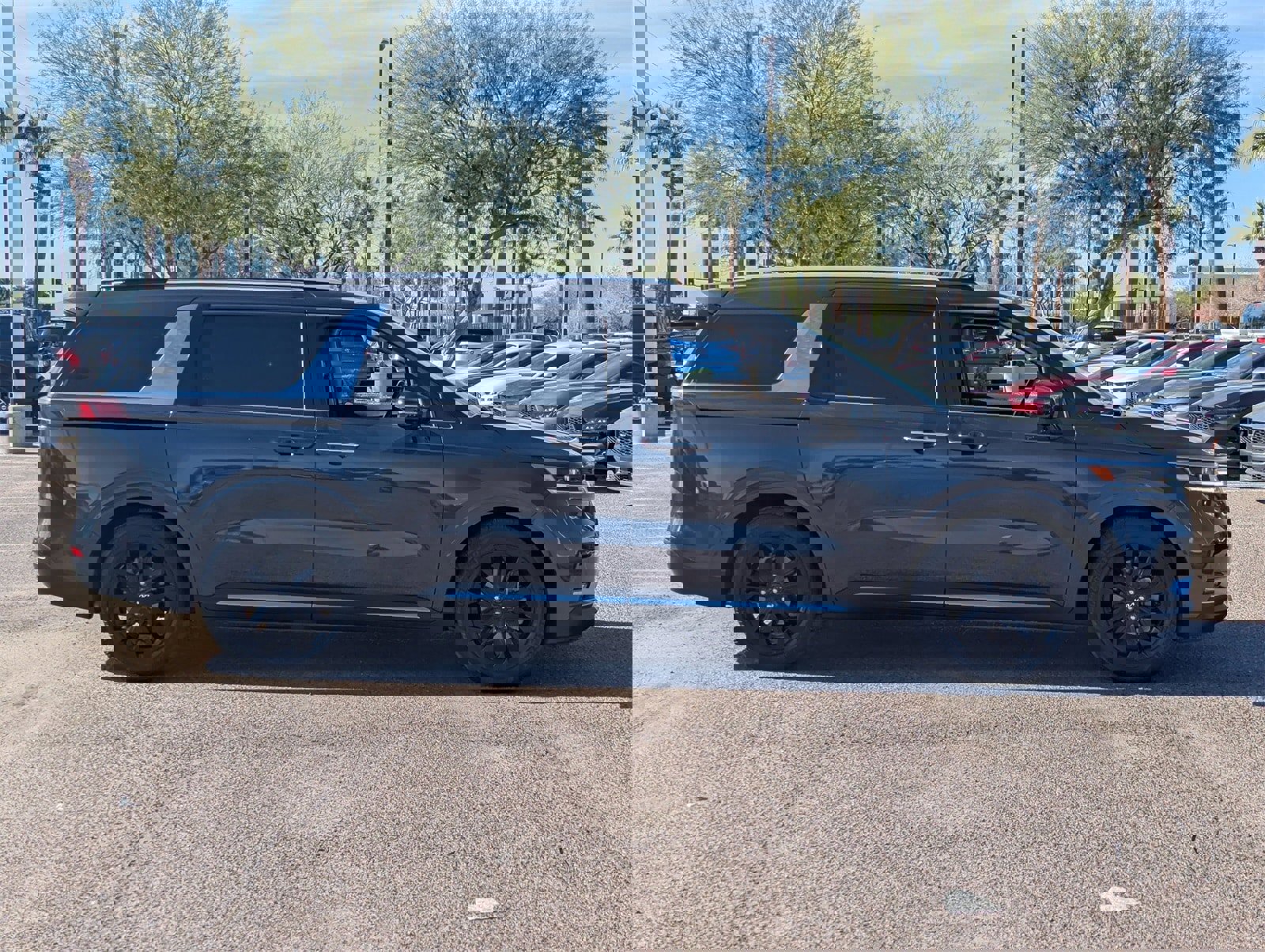 Used 2024 Kia Carnival SX image 7