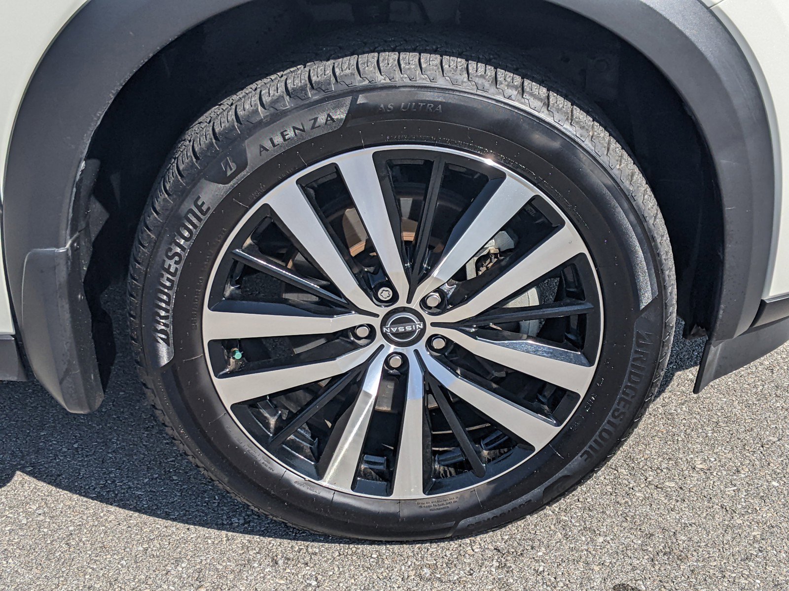 Used 2024 Nissan Pathfinder Platinum w/ Cargo Package image 9