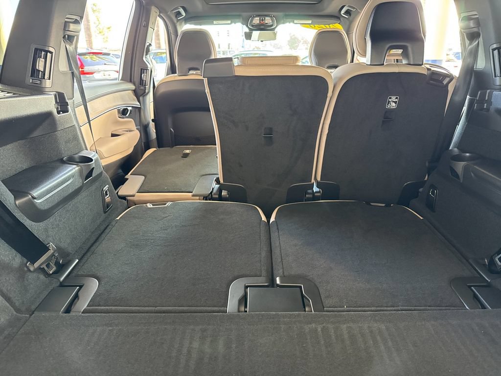 New 2026 Volvo XC90 B6 Plus w/ Protection Package Premier AWD/4WD image 15