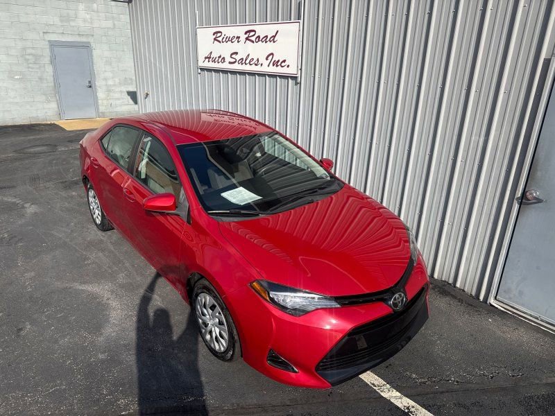 Used 2017 Toyota Corolla LE image 3