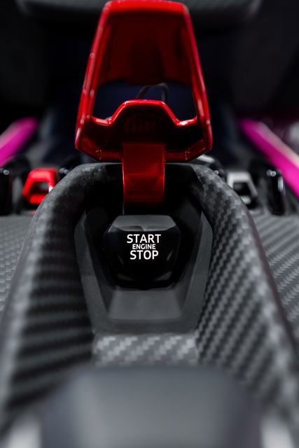 Used 2025 Lamborghini Revuelto AWD/4WD image 28