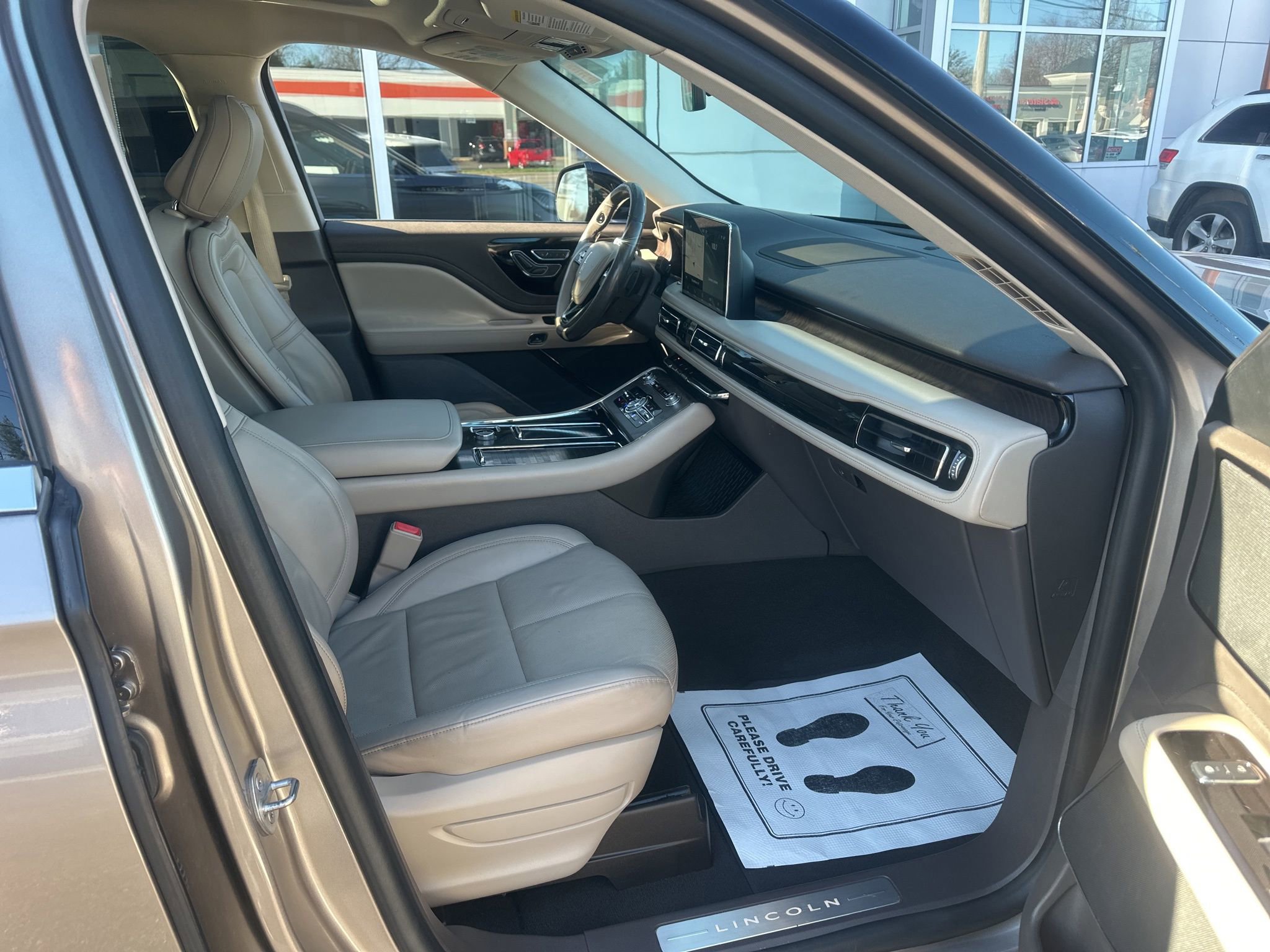 Used 2020 Lincoln Aviator Reserve w/ Equipment Group 201A image 14