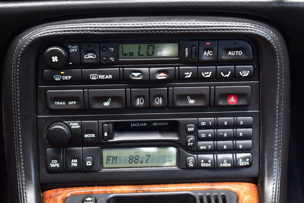 Used 2002 Jaguar XK8 Convertible RWD image 26