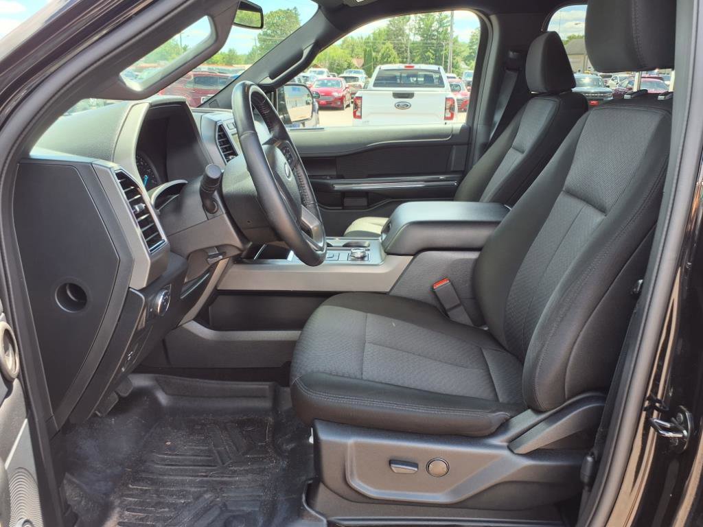 Used 2021 Ford Expedition XLT w/ Black Accent Package AWD/4WD image 13