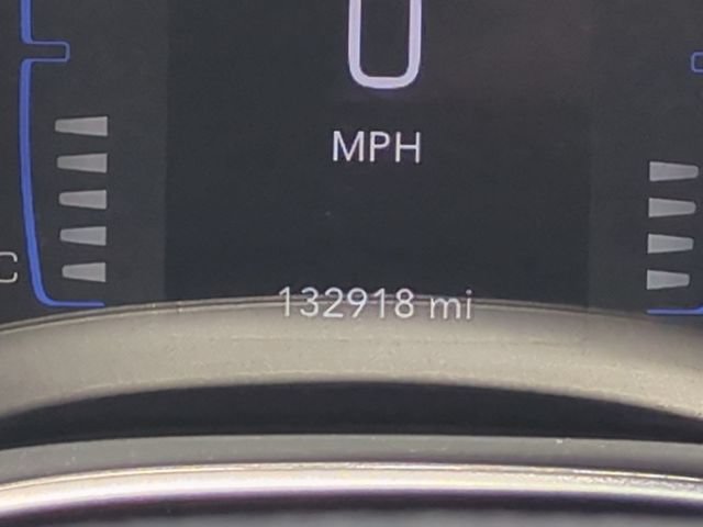 Used 2019 Chrysler Pacifica Touring-L w/ Tire & Wheel Group FWD image 22