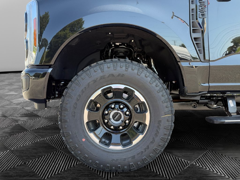 New 2026 Ford F350 Lariat w/ Tremor Off-Road Package AWD/4WD image 14