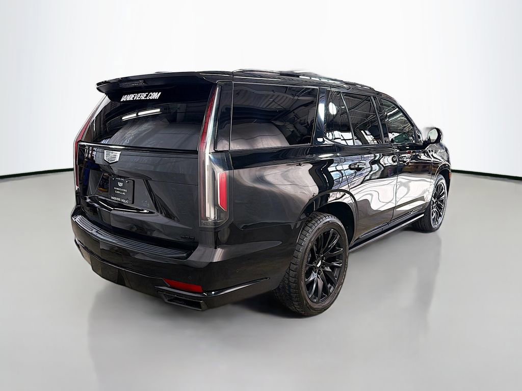 Used 2024 Cadillac Escalade Sport Platinum w/ LPO, ONYX Package image 7