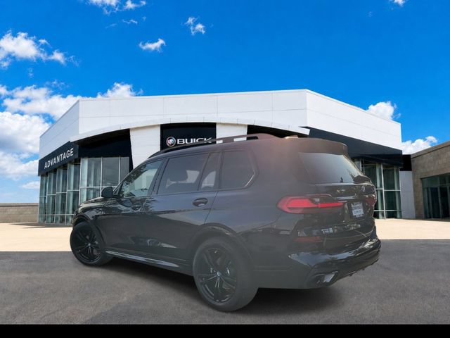 Used 2022 BMW X7 xDrive40i w/ M Sport Package AWD/4WD image 8