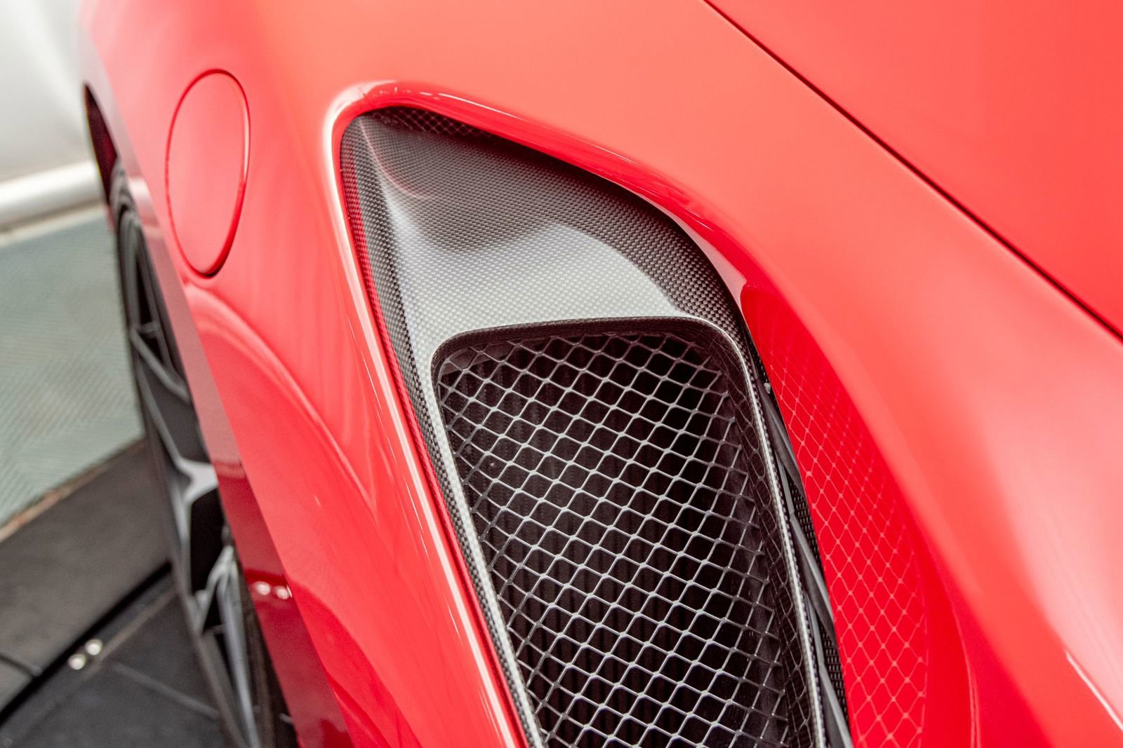 Used 2020 Ferrari 488 Pista Spider image 44