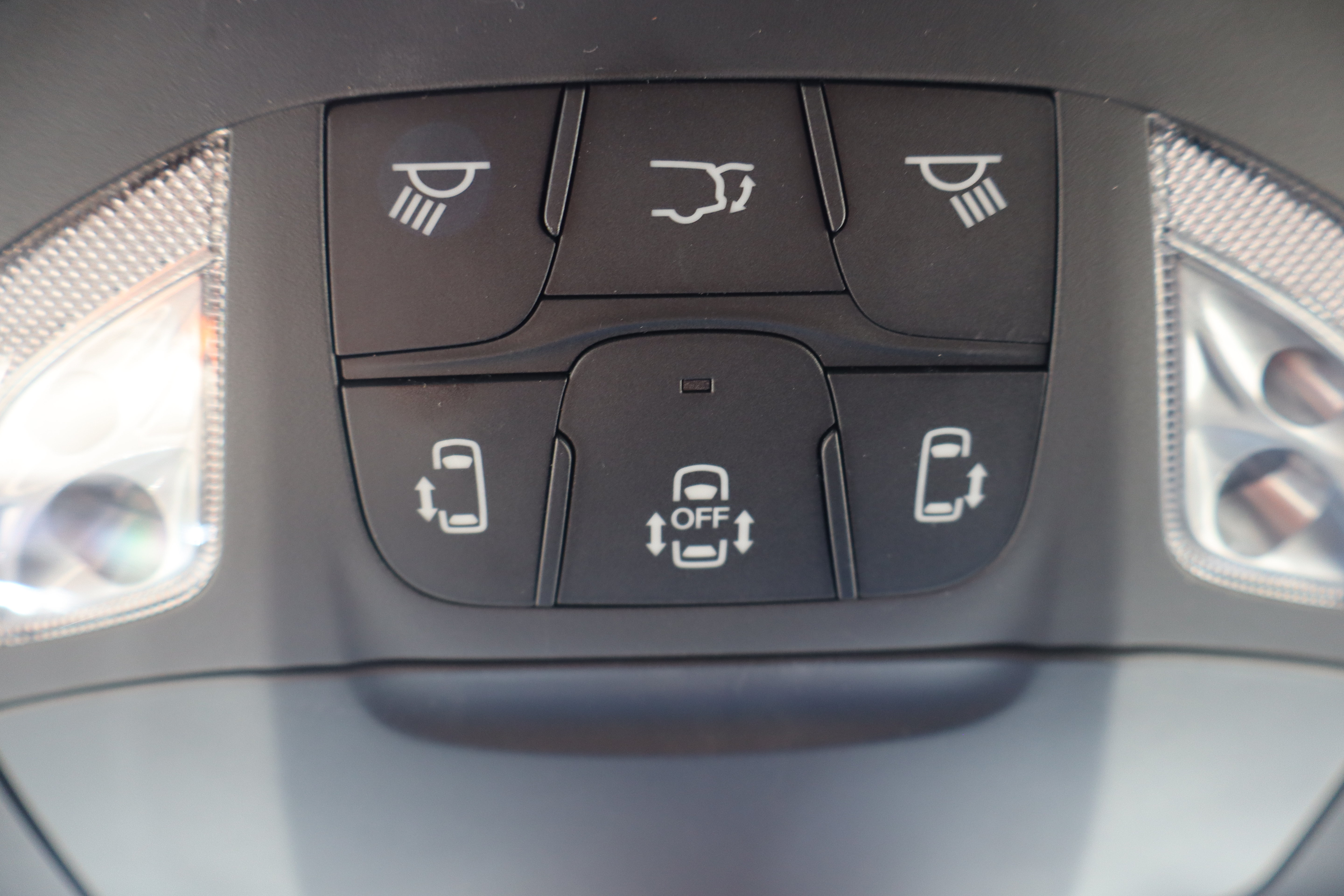 Used 2025 Chrysler Pacifica Limited FWD image 30