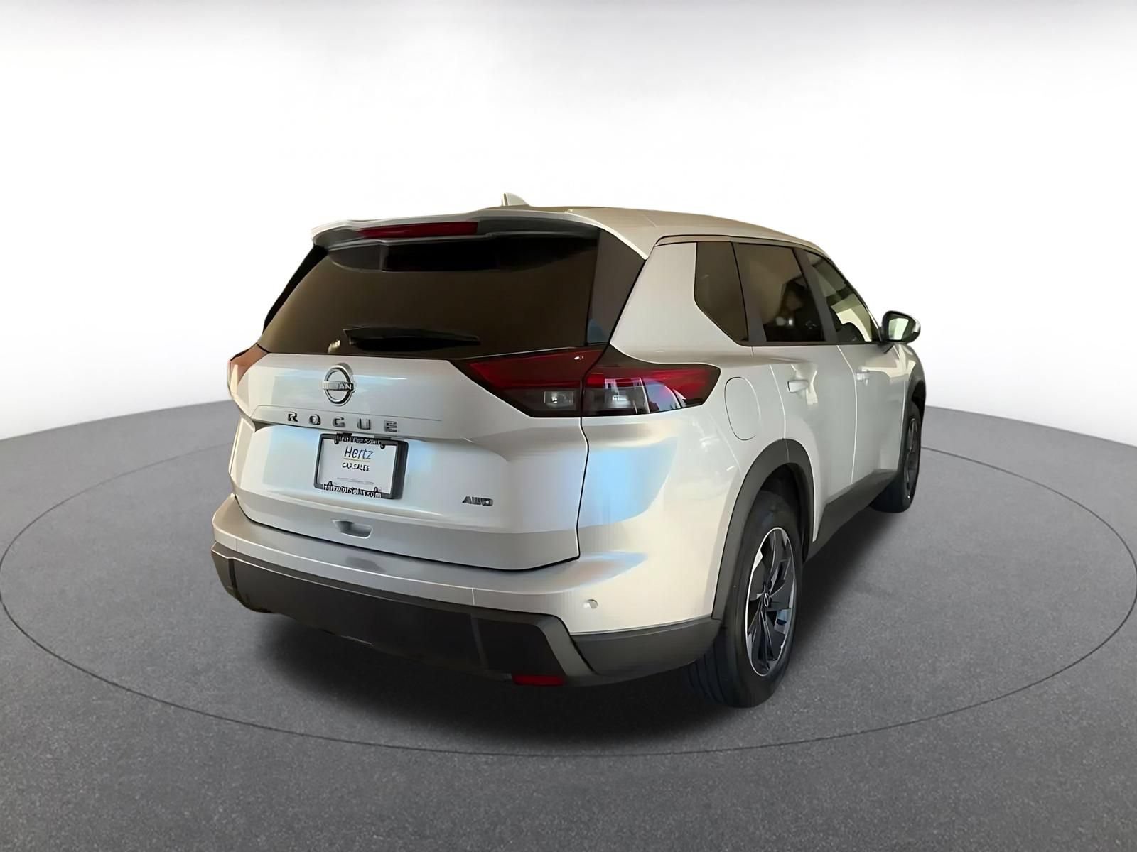 Used 2025 Nissan Rogue SV AWD/4WD image 24