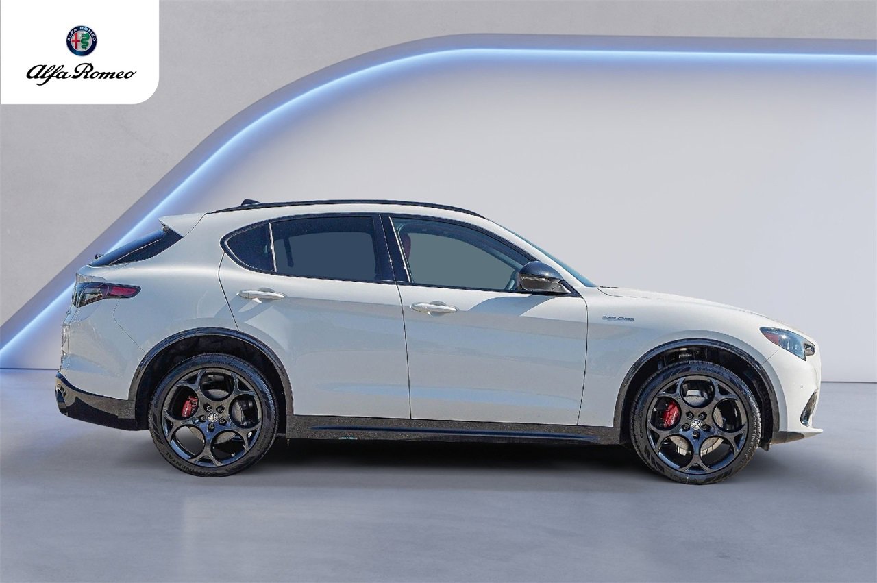 New 2025 Alfa Romeo Stelvio Sprint w/ Veloce Package image 4