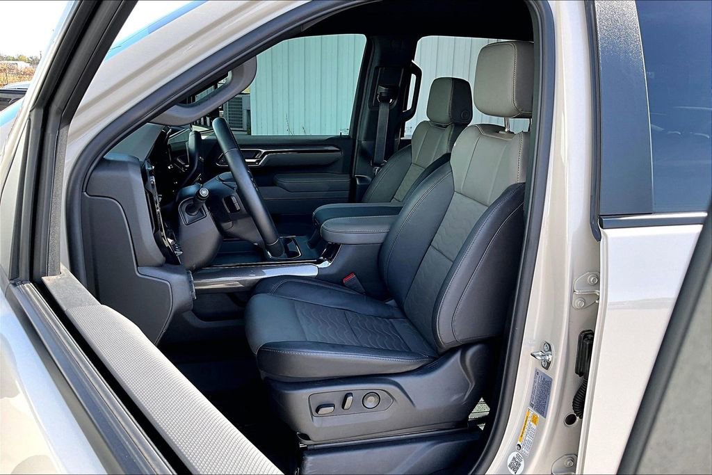 Used 2026 Chevrolet Silverado 2500 ZR2 AWD/4WD image 32