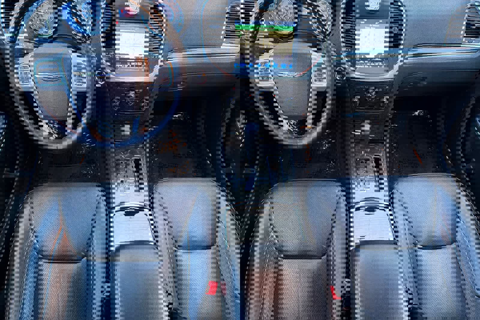 Used 2014 Chrysler 300 C image 3