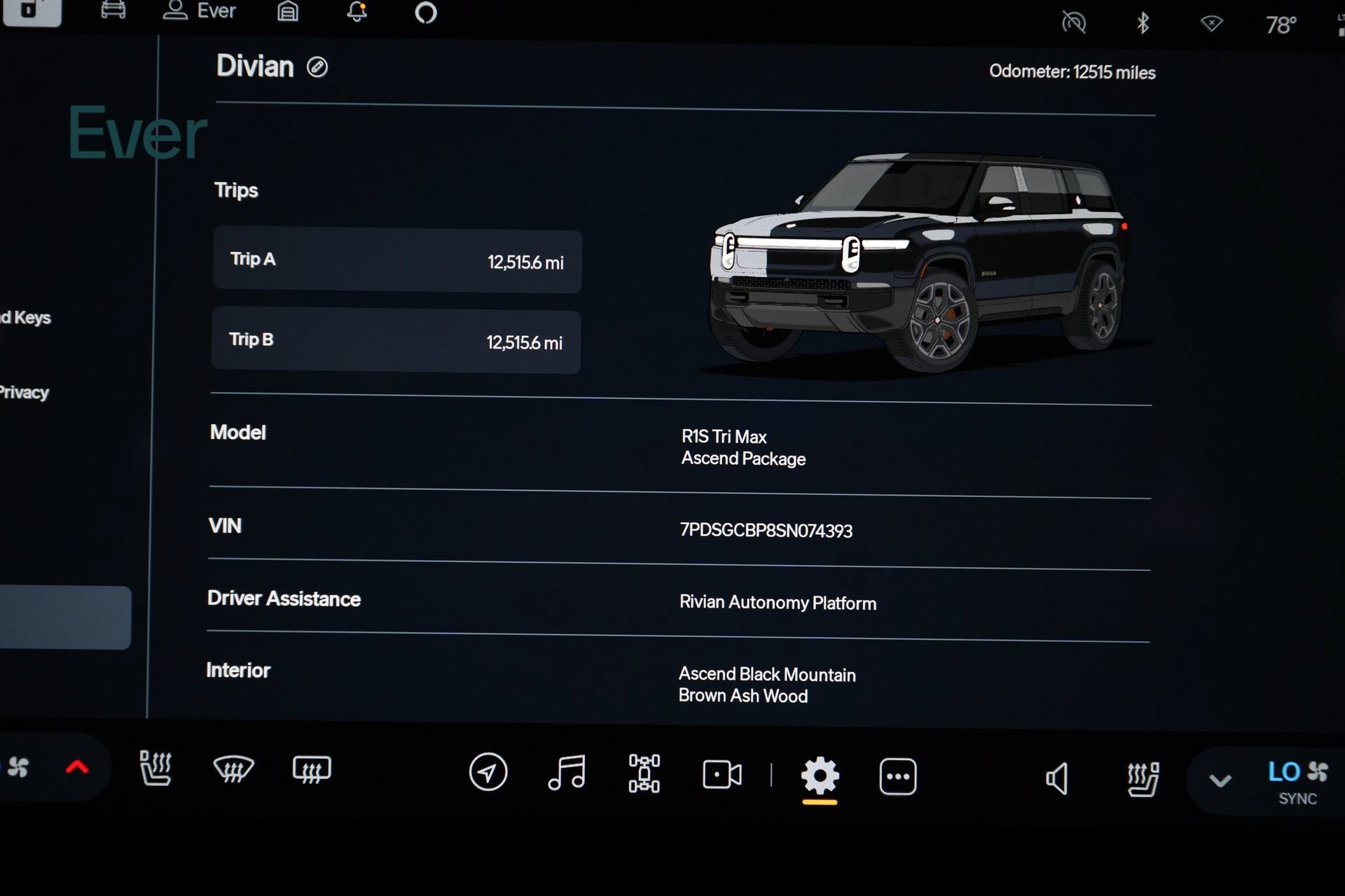 Used 2025 Rivian R1S Premium AWD/4WD image 7