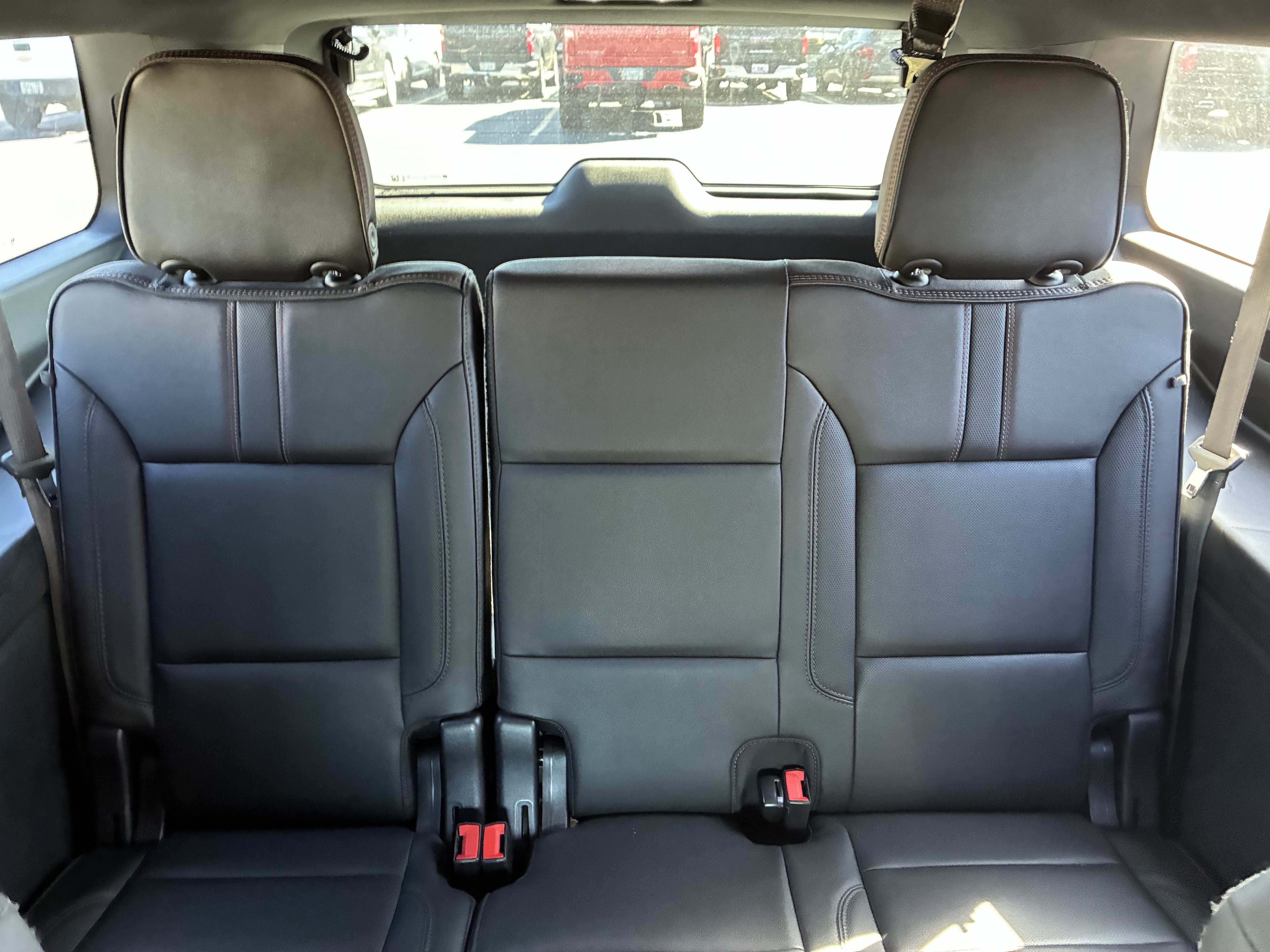 Used 2022 Chevrolet Suburban RST w/ Luxury Package AWD/4WD image 18