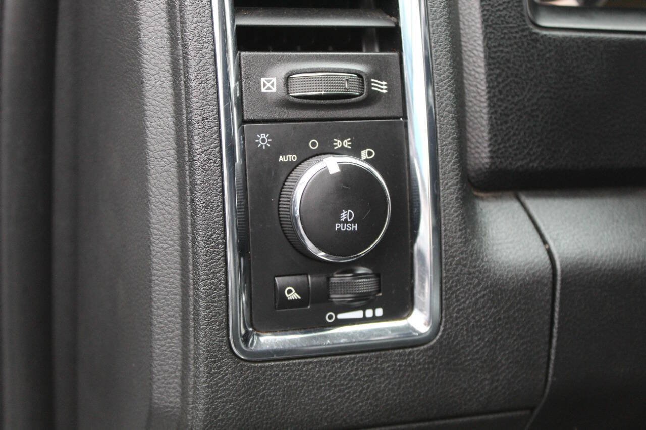 Used 2018 RAM 2500 Laramie w/ Snow Chief Group AWD/4WD image 29