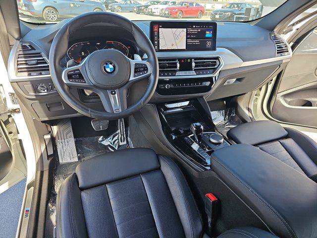 Used 2025 BMW X4 xDrive30i w/ Premium Package image 16