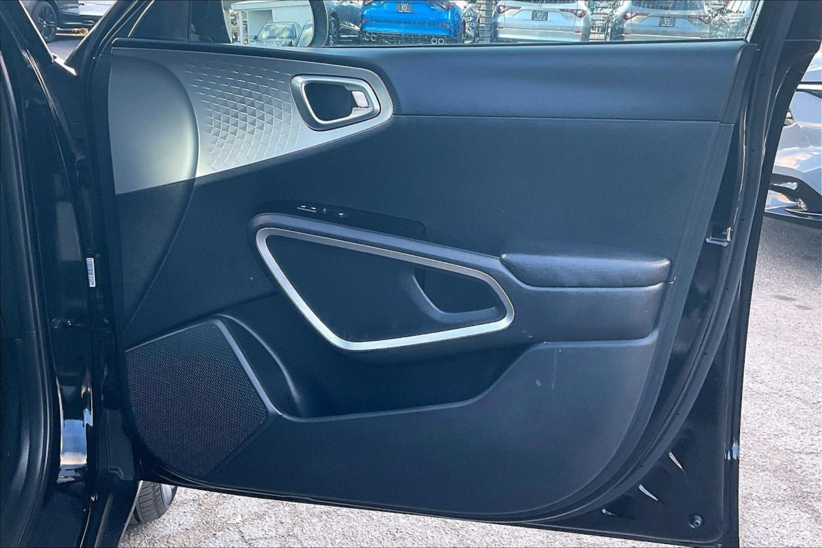 Used 2022 Kia Soul LX w/ Technology Package FWD image 19