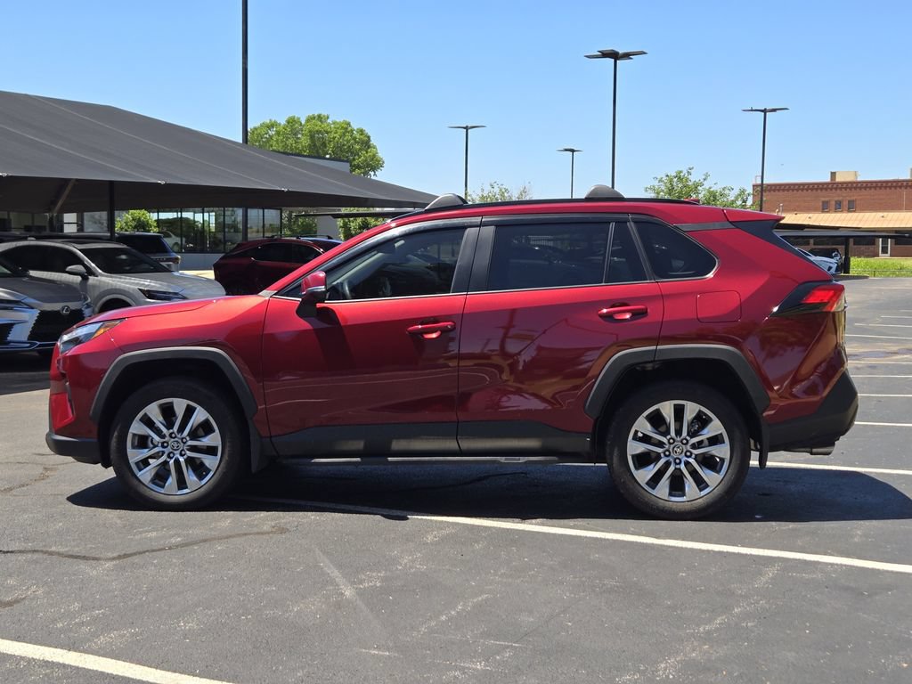 Used 2024 Toyota RAV4 XLE Premium FWD image 4