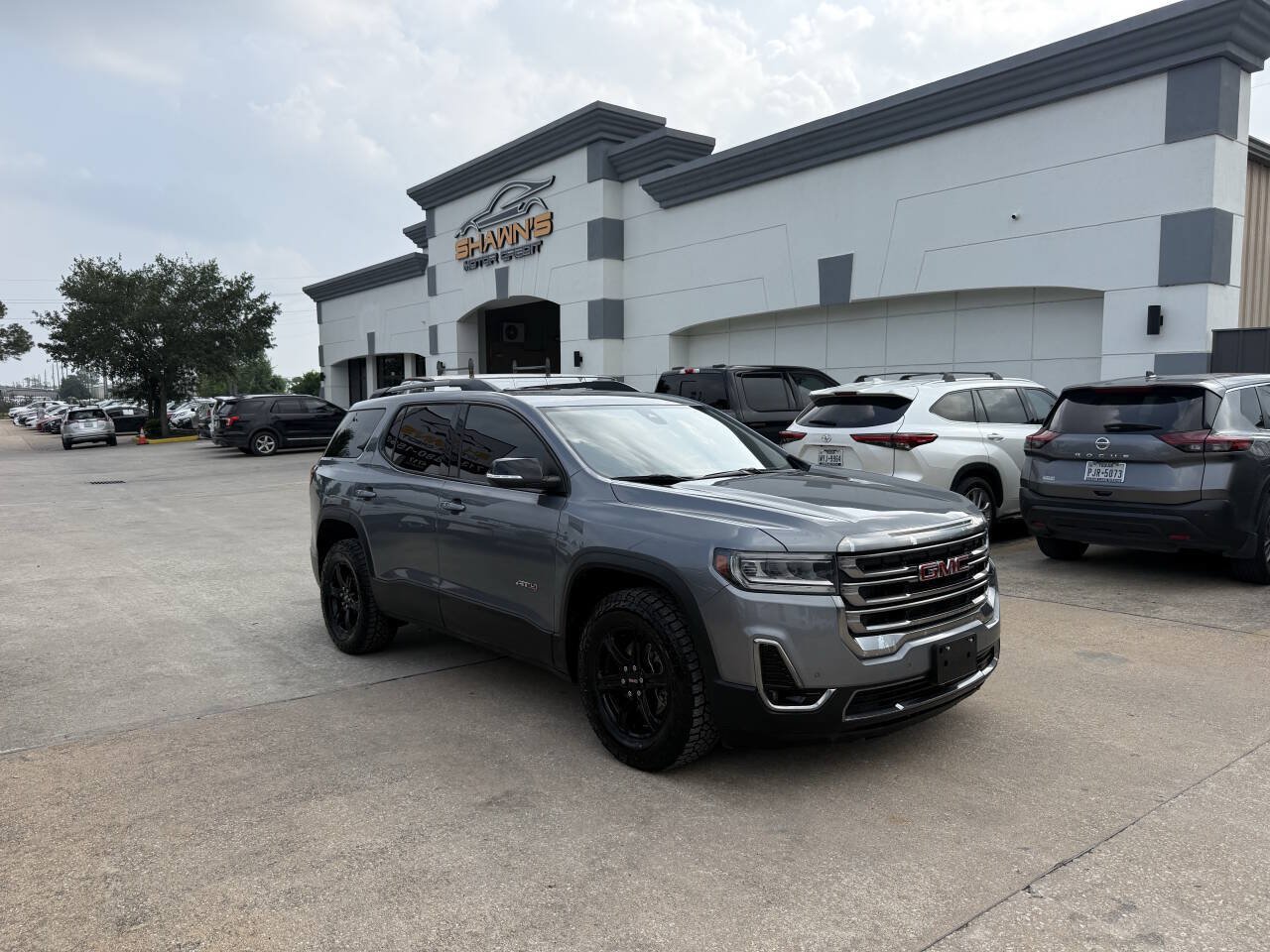 Used 2021 GMC Acadia AT4 AWD/4WD image 2
