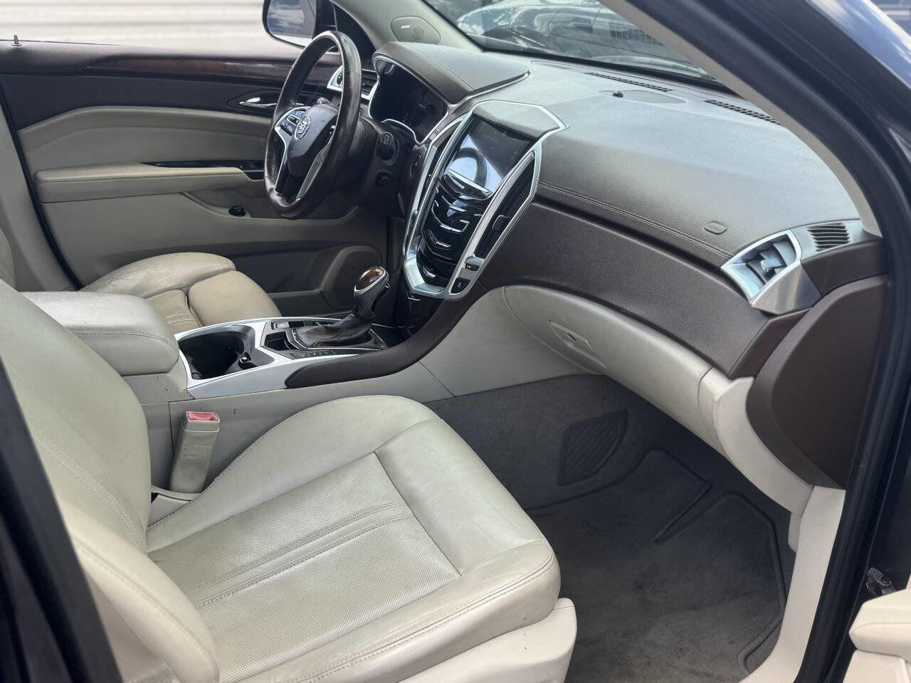 Used 2014 Cadillac SRX Luxury w/ Driver Awareness Package image 3