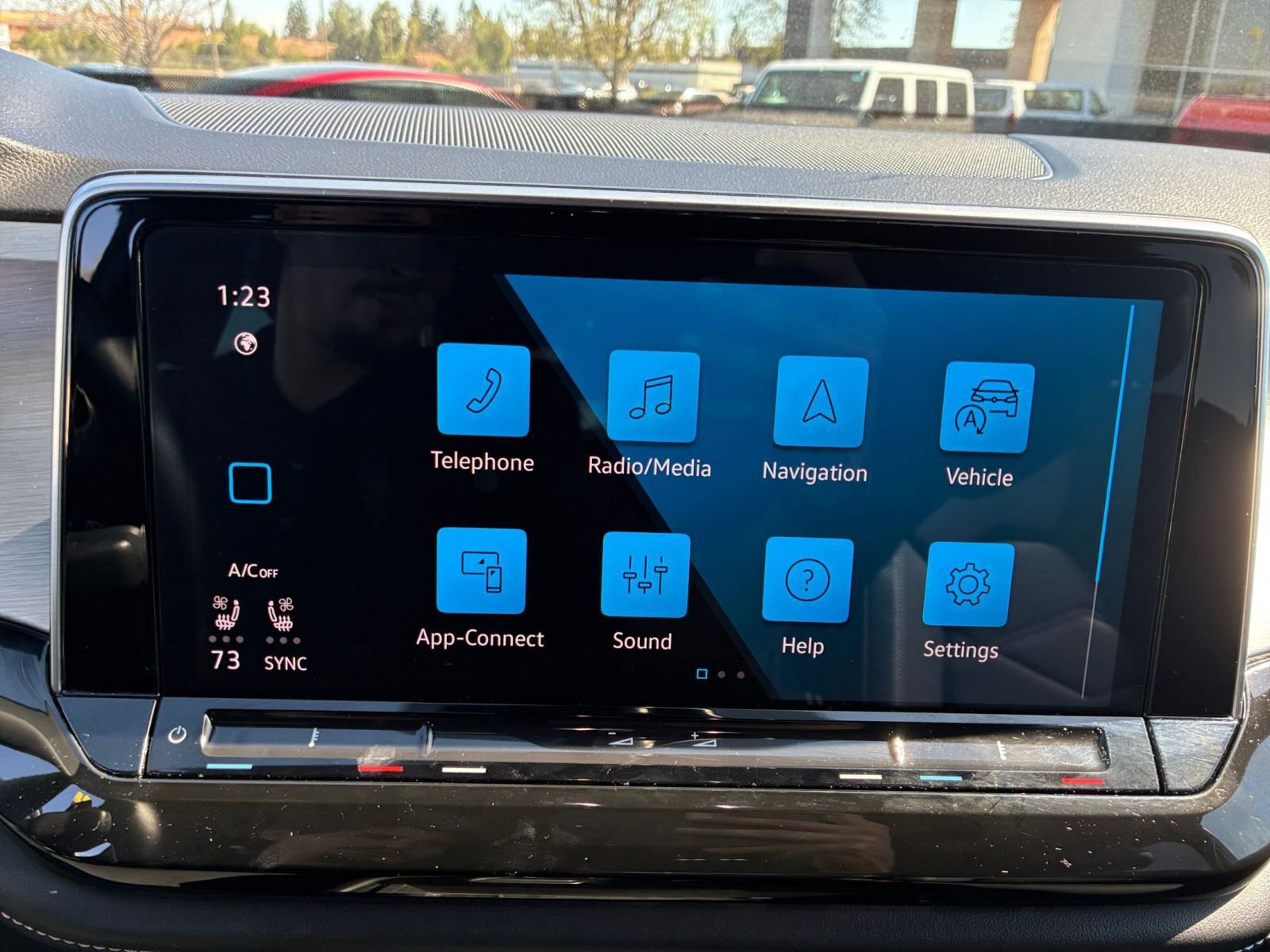 Used 2025 Volkswagen Atlas Cross Sport SE image 20