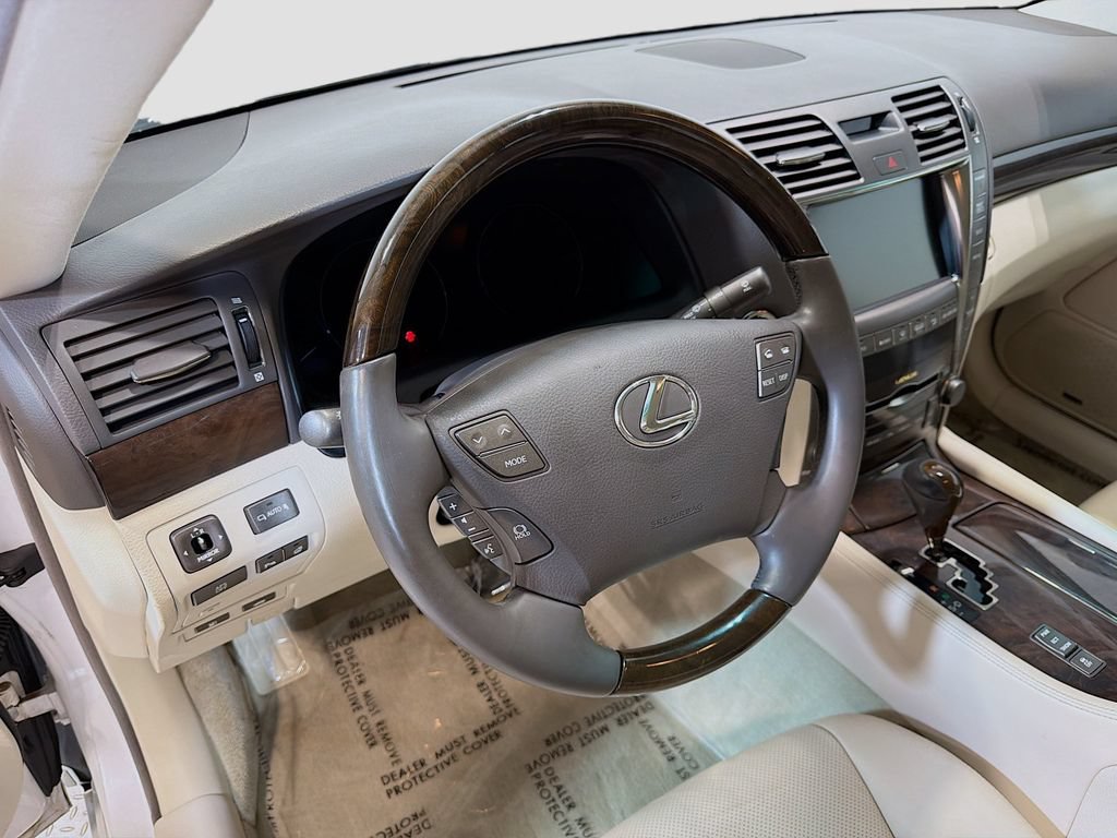 Used 2008 Lexus LS 460 RWD image 11