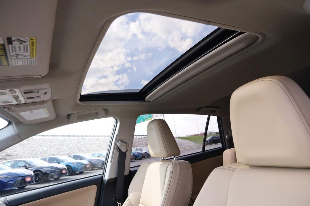 Used 2015 Toyota RAV4 Limited w/ Technology Package image 9