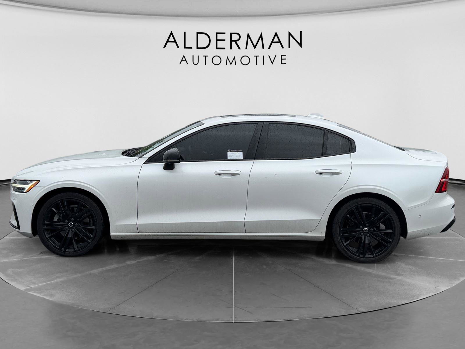 Used 2024 Volvo S60 B5 Plus AWD/4WD image 2