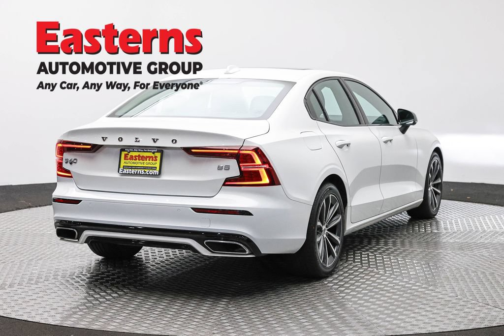 Used 2022 Volvo S60 B5 Inscription FWD image 5