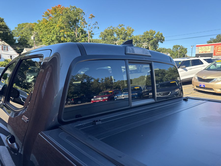 Used 2017 Toyota Tacoma SR5 AWD/4WD image 9