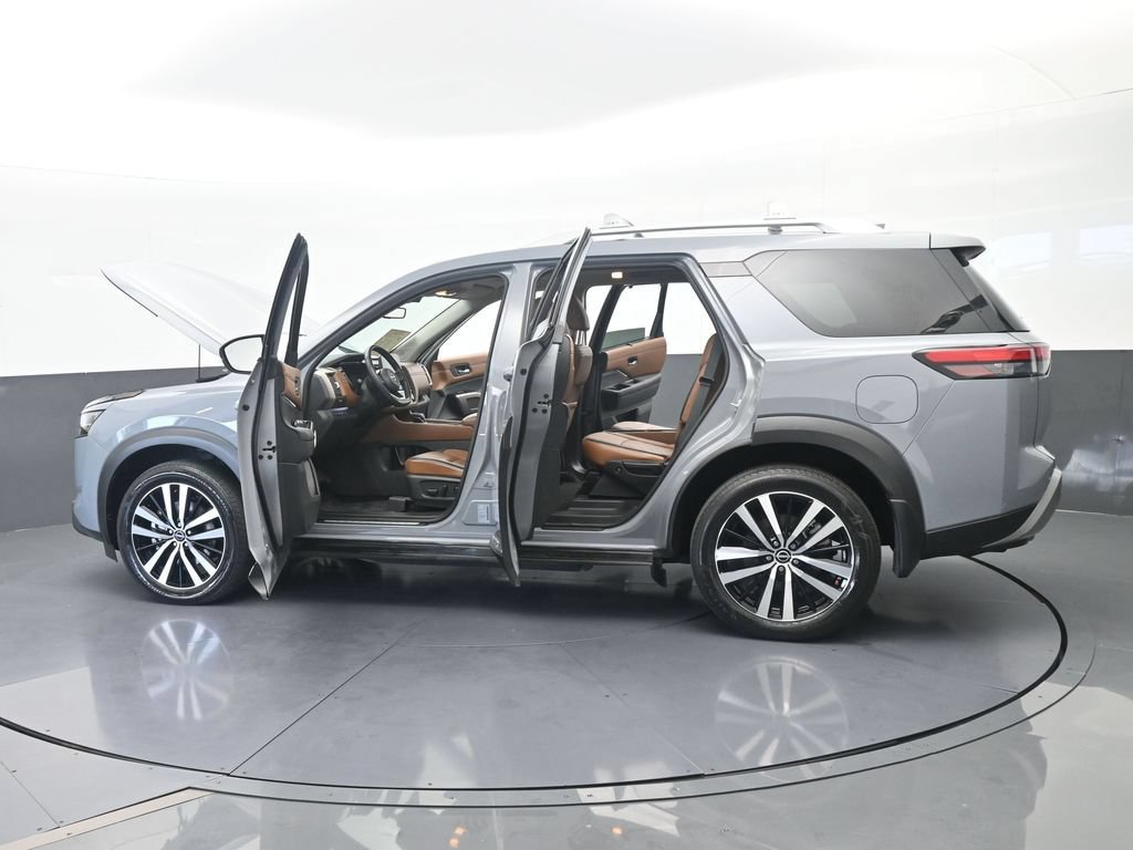 Used 2024 Nissan Pathfinder Platinum AWD/4WD image 77